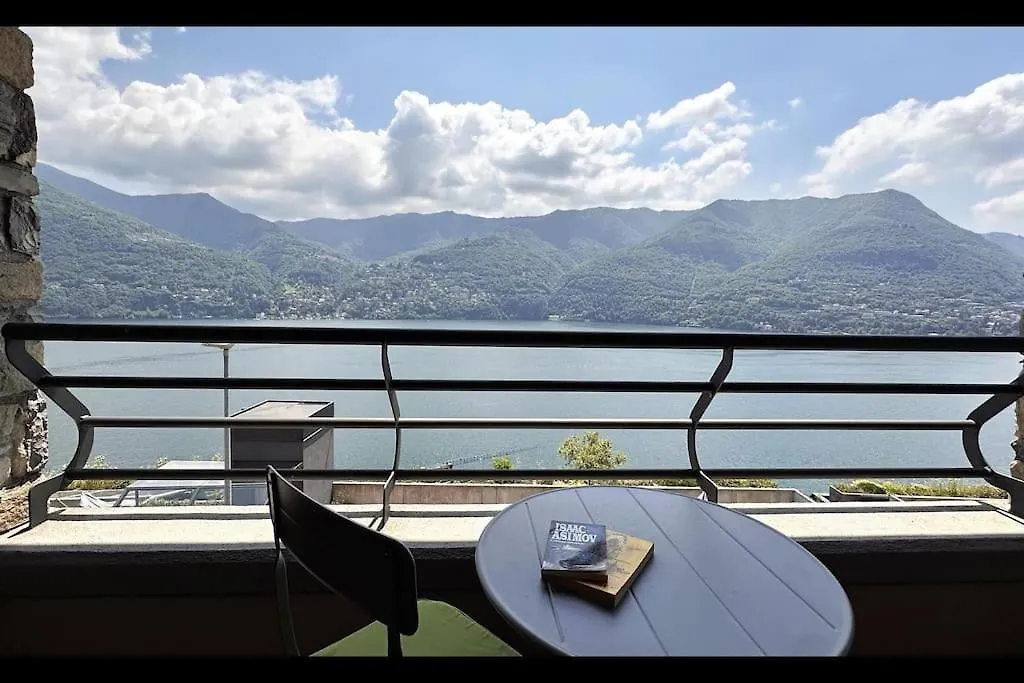 Holiday home Glittering Lake View Carate Urio