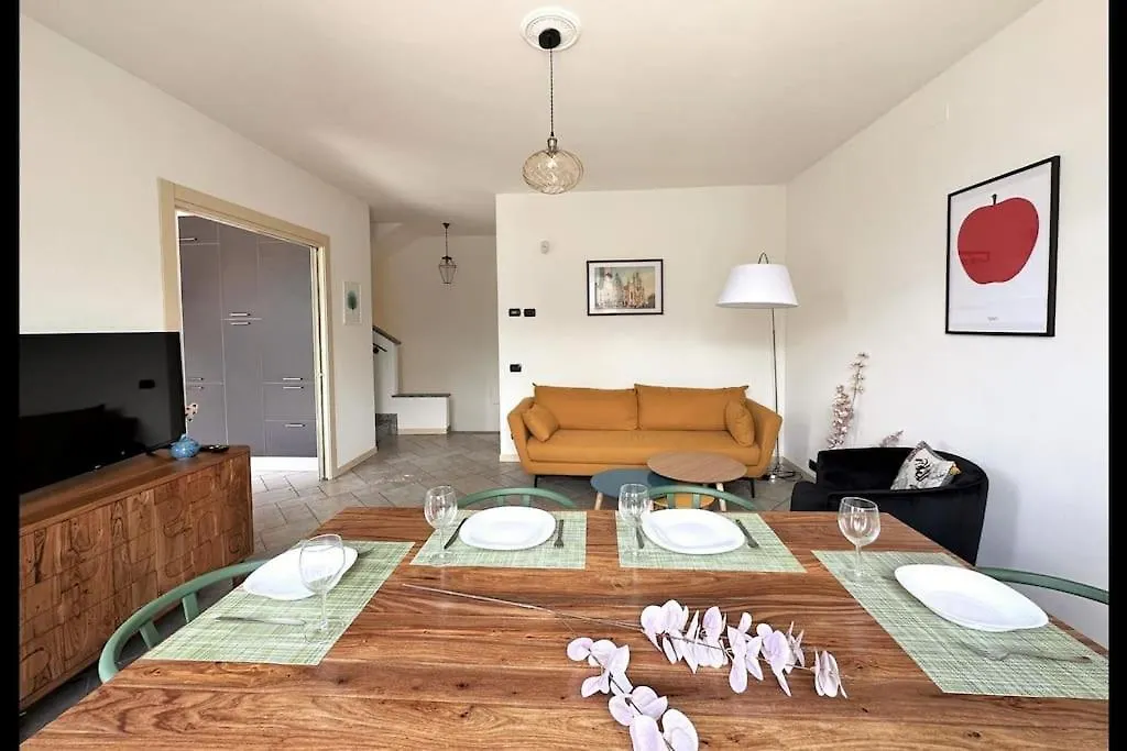 Holiday home Glittering Lake View Carate Urio Italy